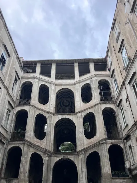 Palazzo San Felice al Quartiere Sanità a Napoli